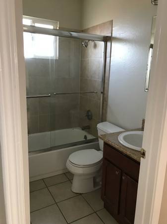 2BR/1BA Apartment · Richmond photo 5