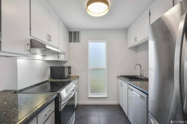 1BR/1BA Condo · Palo Alto photo 3