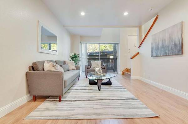 Welcome To This Bright And Well-maintained One Bed/one Bath Condo