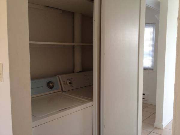 2BR/2BA Townhouse · Belmont photo 5