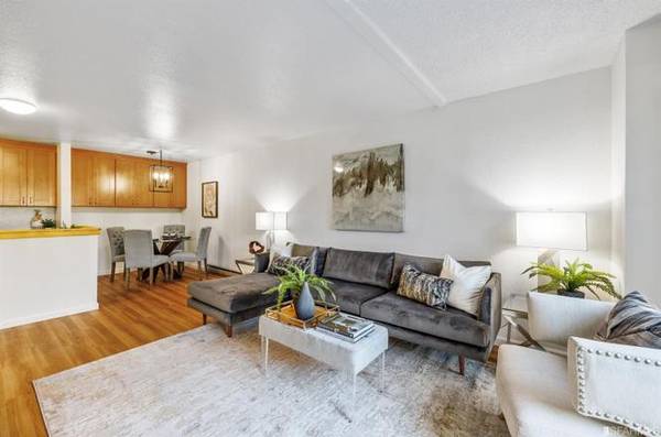 Townhouses on Half Moon Lane · Daly City photo 4