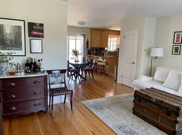 3BR/2BA Duplex on Margarido Drive · Walnut Creek photo 2