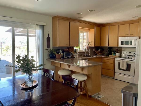 3BR/2BA Duplex on Margarido Drive · Walnut Creek photo 4