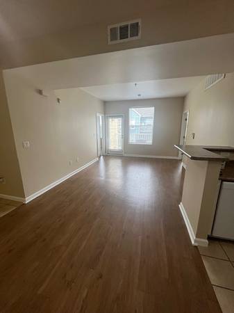 2BR/2BA Apartment · Gilroy photo 5