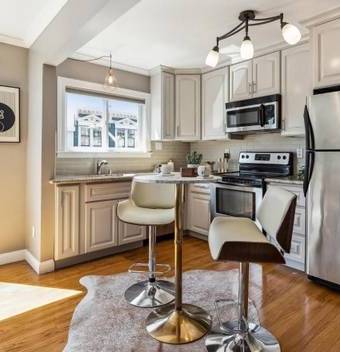 1BR/1BA Apartment · San Francisco photo 2