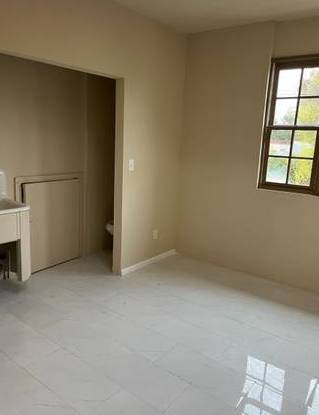 2BR/2BA Apartment · Berkeley photo 2