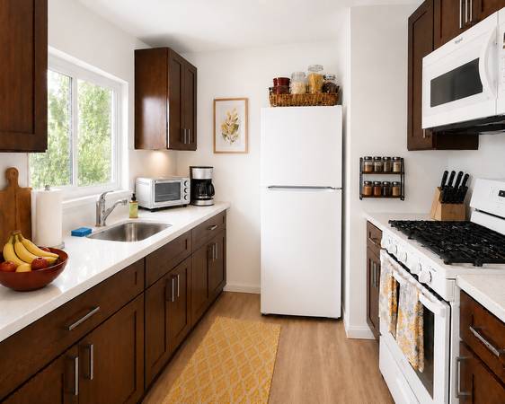 2BR/1BA Apartment · Oakland photo 4