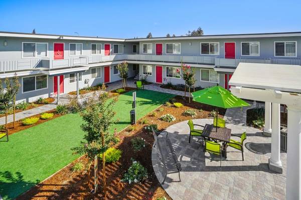 Apartments on Santa Maria Avenue · Hayward photo 2