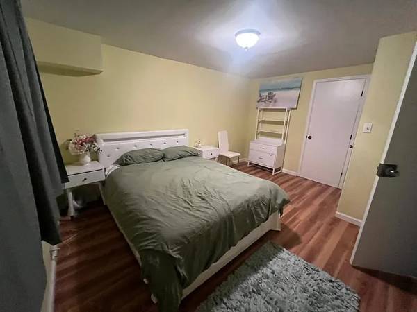 2BR/1BA Apartment · San Francisco photo 5
