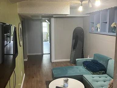 2BR/1BA Apartment · San Francisco photo 3