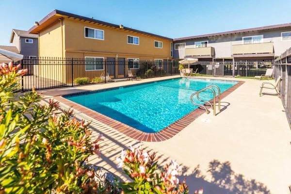 Apartments on Doolittle Dr · San Leandro photo 4
