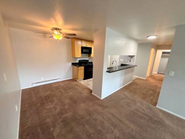 2BR/2BA Condo on San Pablo Ave Apt · San Pablo photo 5