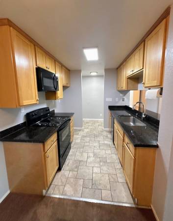 2BR/2BA Condo on San Pablo Ave Apt · San Pablo photo 3
