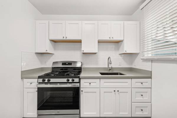 Townhouses on Park Plaza Drive · Daly City photo 3