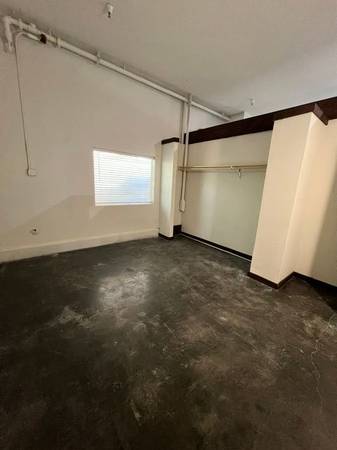 2BR/1BA Apartment · Cloverdale photo 5