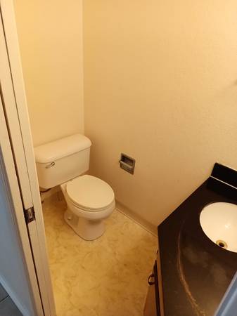 2BR/2BA Single Family House · Vallejo photo 3