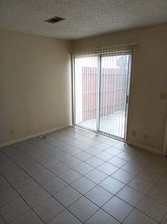 2BR/2BA Single Family House · Vallejo photo 2