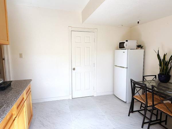 1BR/1BA In-Law · Millbrae photo 4
