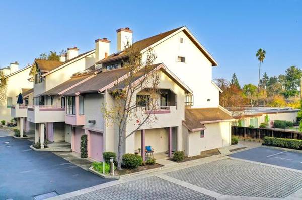 1BR/1BA Condo on Middlefield Road · Palo Alto photo 2
