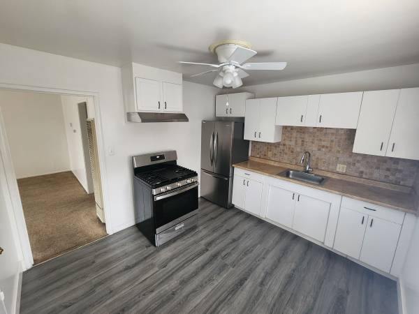 2BR/1BA Single Family House · Fairfield photo 3