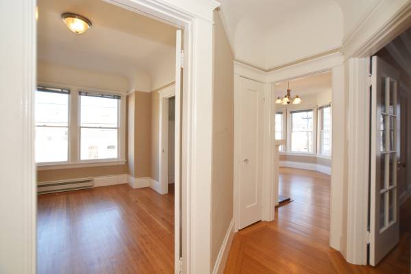 2BR/1BA Apartment on California St · San Francisco photo 5