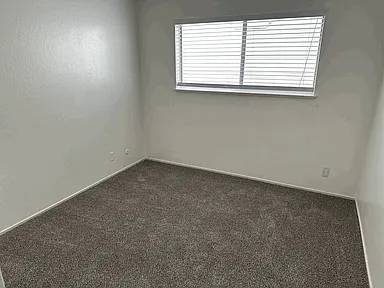 2BR/1BA Apartment on Kains Ave · Albany photo 4