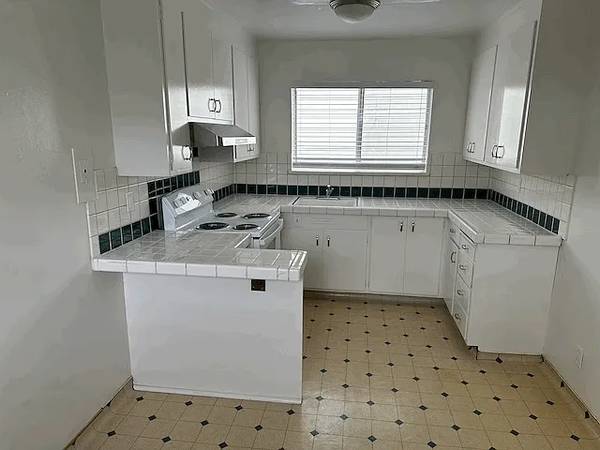 2BR/1BA Apartment on Kains Ave · Albany photo 5