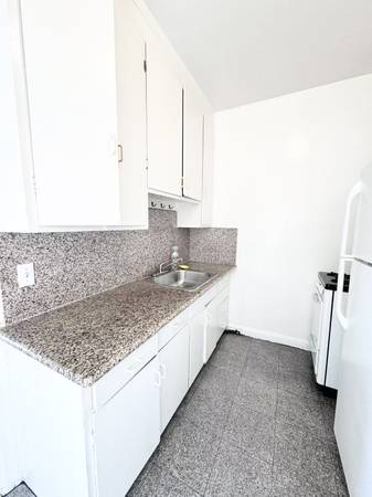 0BR/1BA Apartment · Berkeley photo 5