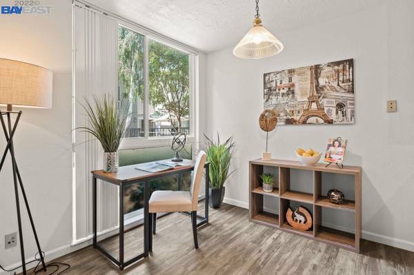 1BR/1BA Condo on Del Medio Ave · Palo Alto photo 2
