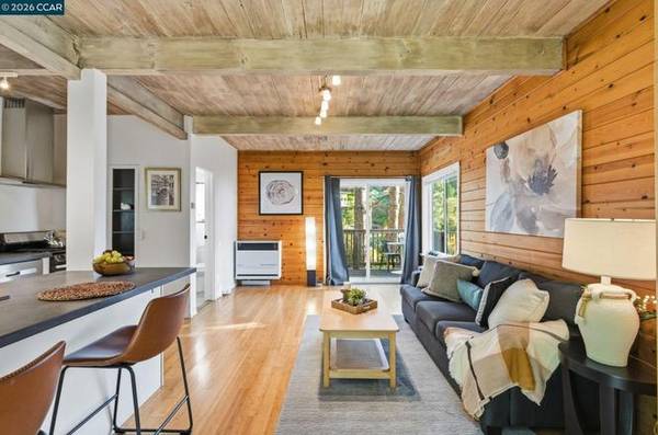 1BR/2BA Single Family House on Dwight Way · Berkeley photo 5