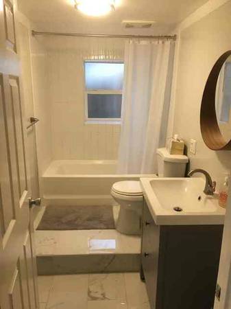 1BR/1BA Apartment · Oakland photo 3
