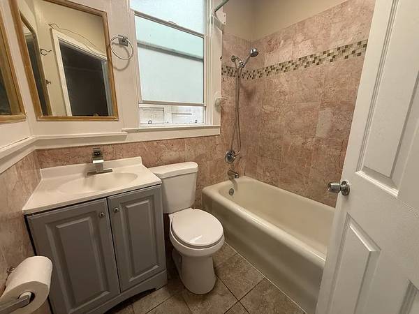 2BR/1BA Apartment · San Francisco photo 4