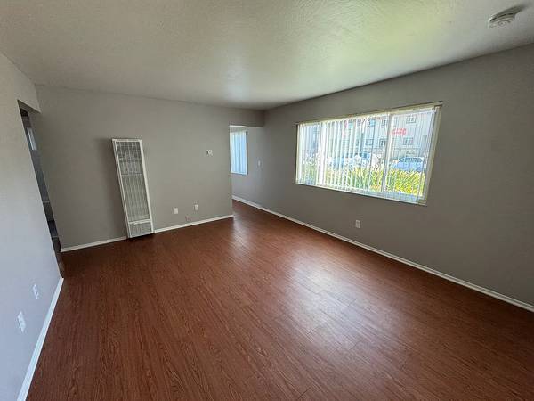 2BR/1BA Apartment · Mountain View photo 2