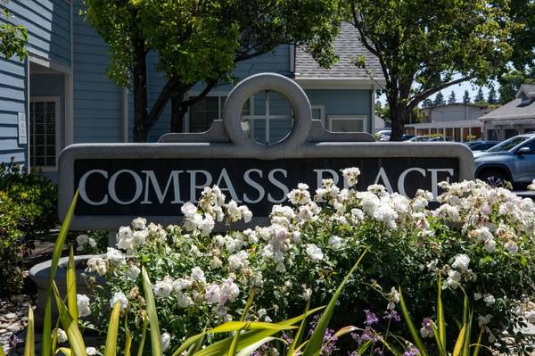 Situated In The Highly Sought-after Compass Place Community! photo 4