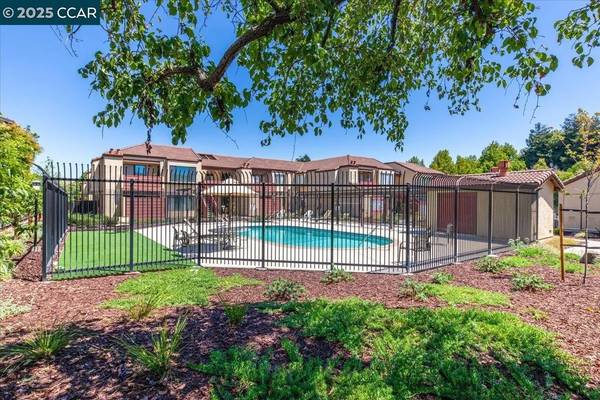1BR/1BA Condo on Milton Ter · Union City photo 3