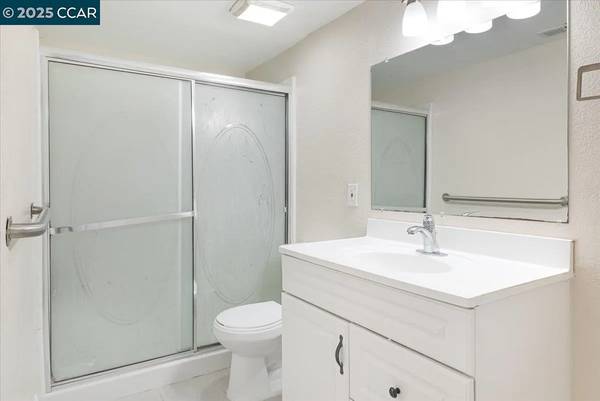 1BR/1BA Condo on Milton Ter · Union City photo 4