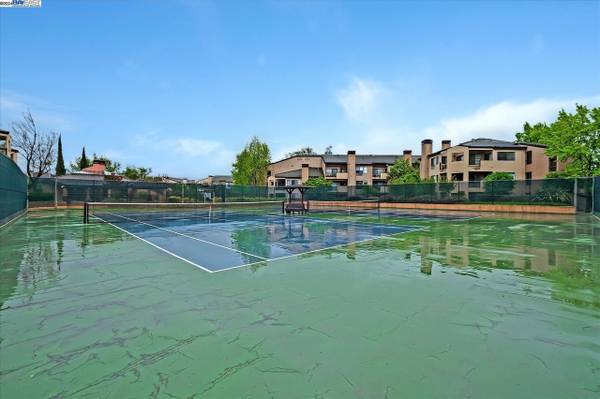 1BR/1BA Condo on Guardino Dr · Fremont photo 4