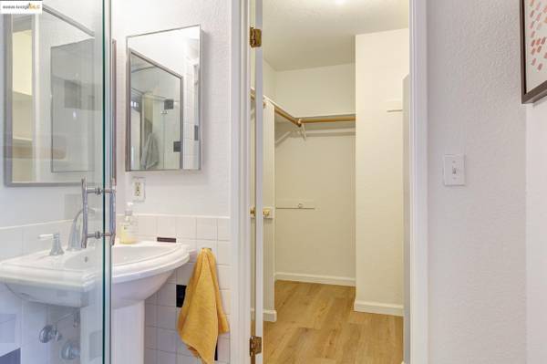 1BR/1BA Apartment on Canyon Oaks Dr · Oakland photo 4