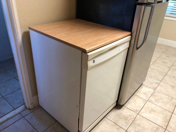 2BR/1BA Apartment · Vallejo photo 4