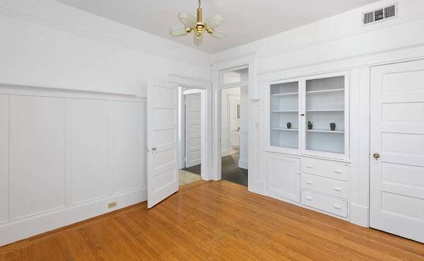 4BR/1BA Apartment · San Francisco photo 5