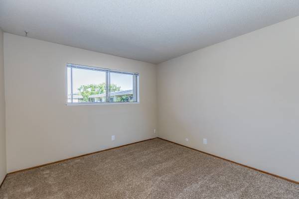 Apartments on Creekside Dr · Walnut Creek photo 2
