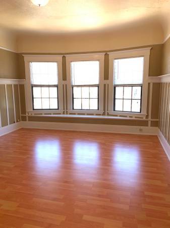 3BR/2BA Apartment on International Blvd · Oakland photo 3