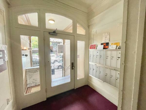 **two Weeks Free Special** Bright, Spacious Studio In Lower Nob Hill! Progressive! photo 2