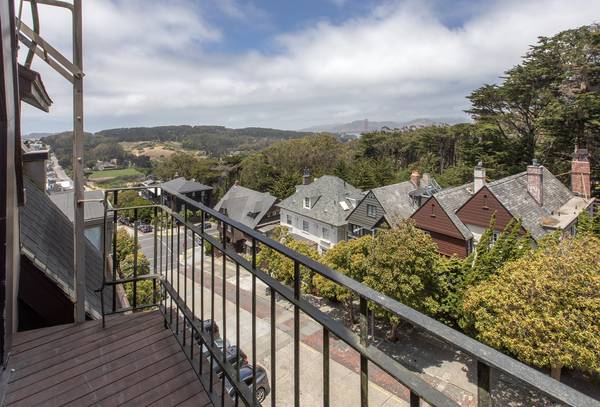 Condos on Pacific Ave · San Francisco photo 5