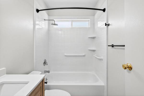 2BR/1BA Apartment · San Rafael photo 5
