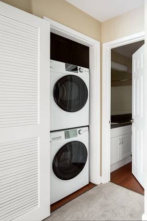 Apartments on Newhall St · Santa Clara photo 3