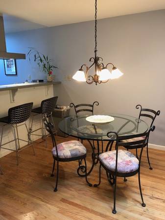 2BR/2BA Apartment on Donald Dr · Moraga photo 4