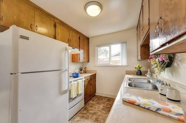Apartments on Mangrove Ave · Sunnyvale photo 4