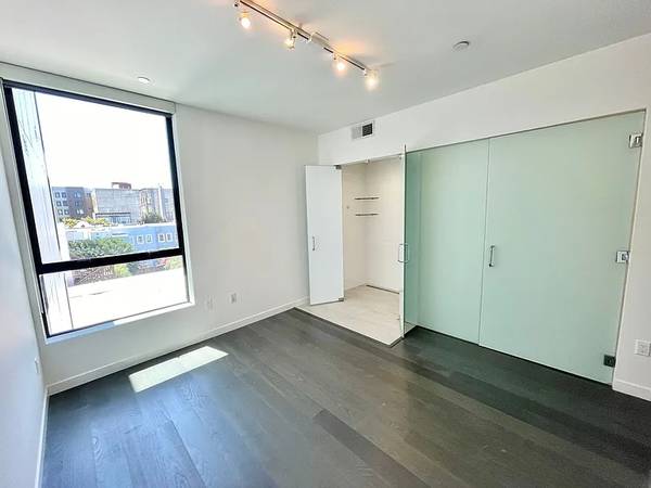2BR/2BA Apartment · San Francisco photo 3