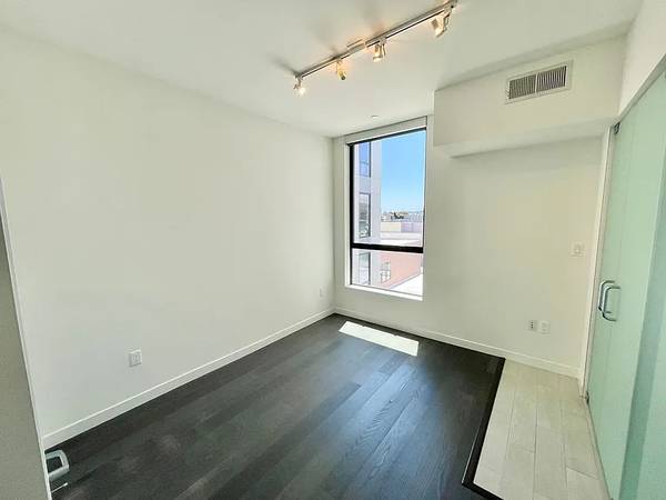 2BR/2BA Apartment · San Francisco photo 5